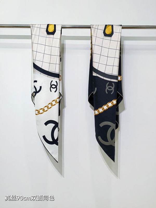 Chanel silk scarf hm38